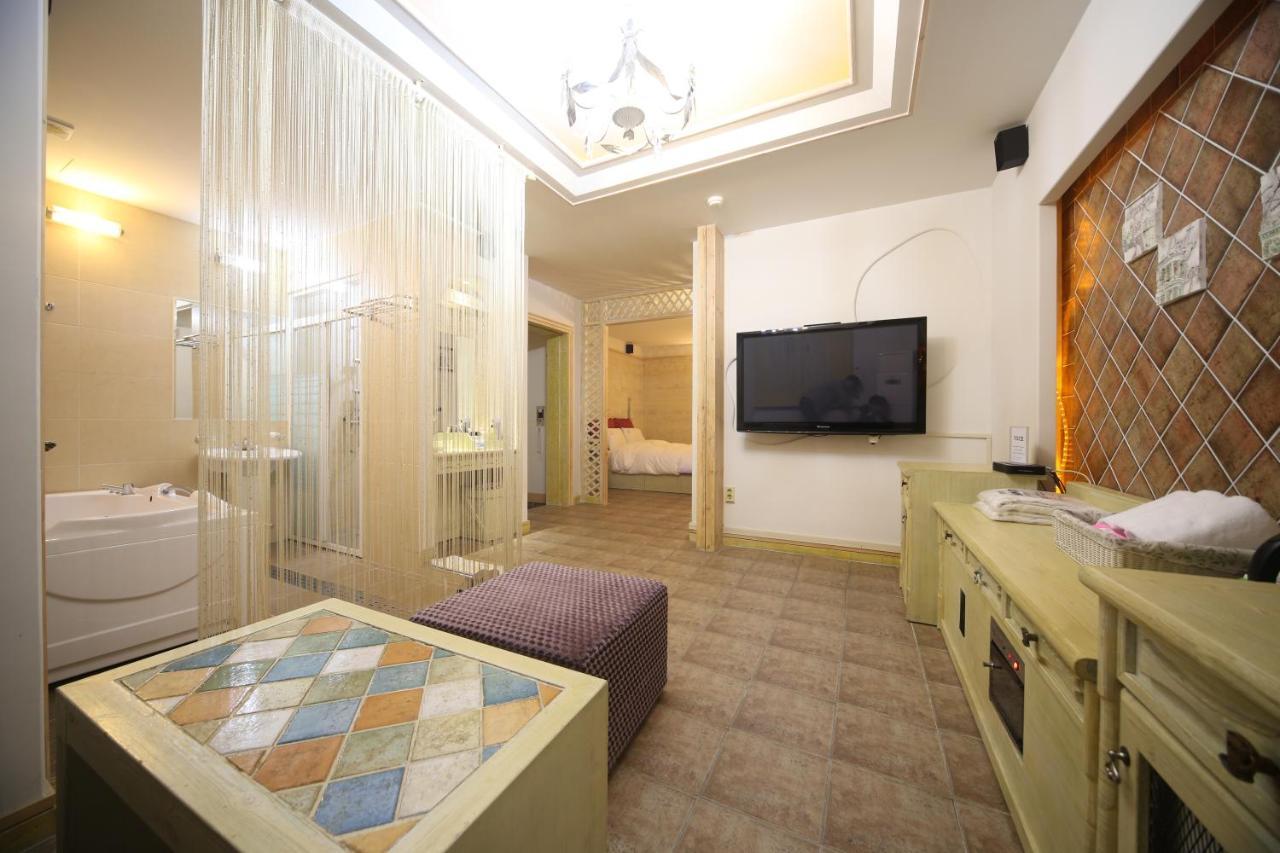 Dubai Hotel Тэджон Экстерьер фото